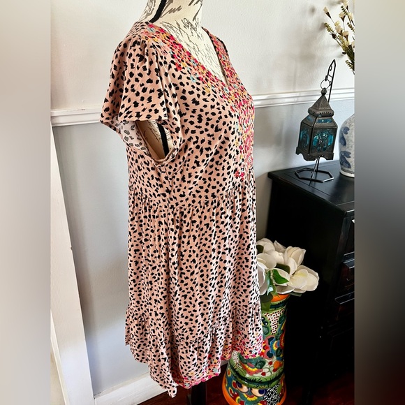 EUC Savanna Jane Animal Print Dress in Pink & Black Colorful Embroidery Medium - Picture 9 of 16